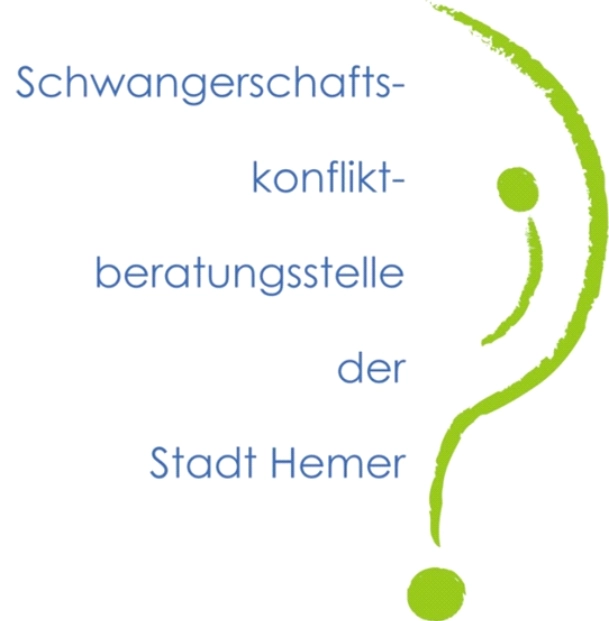 Logo der Schwangerschafts- und Konfliktberatungsstelle der Stadt Hemer in blauer Schrift auf weißem Hintergrund mit grünen grafischen Elementen.